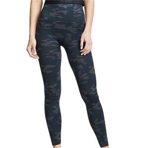 SPANX Look At Me Now Seamless Leggings Black Cameo | M